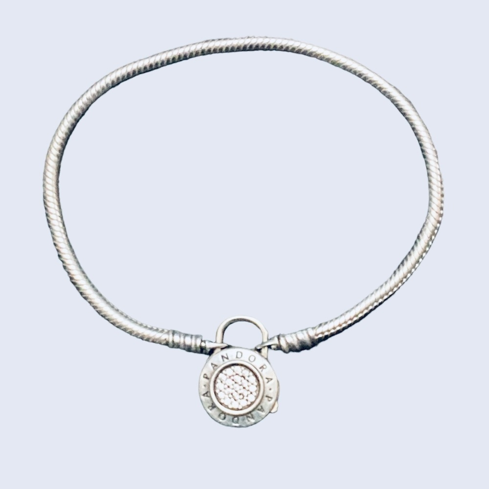 Like NEW Pandora Charm Bracelet w/double link charm